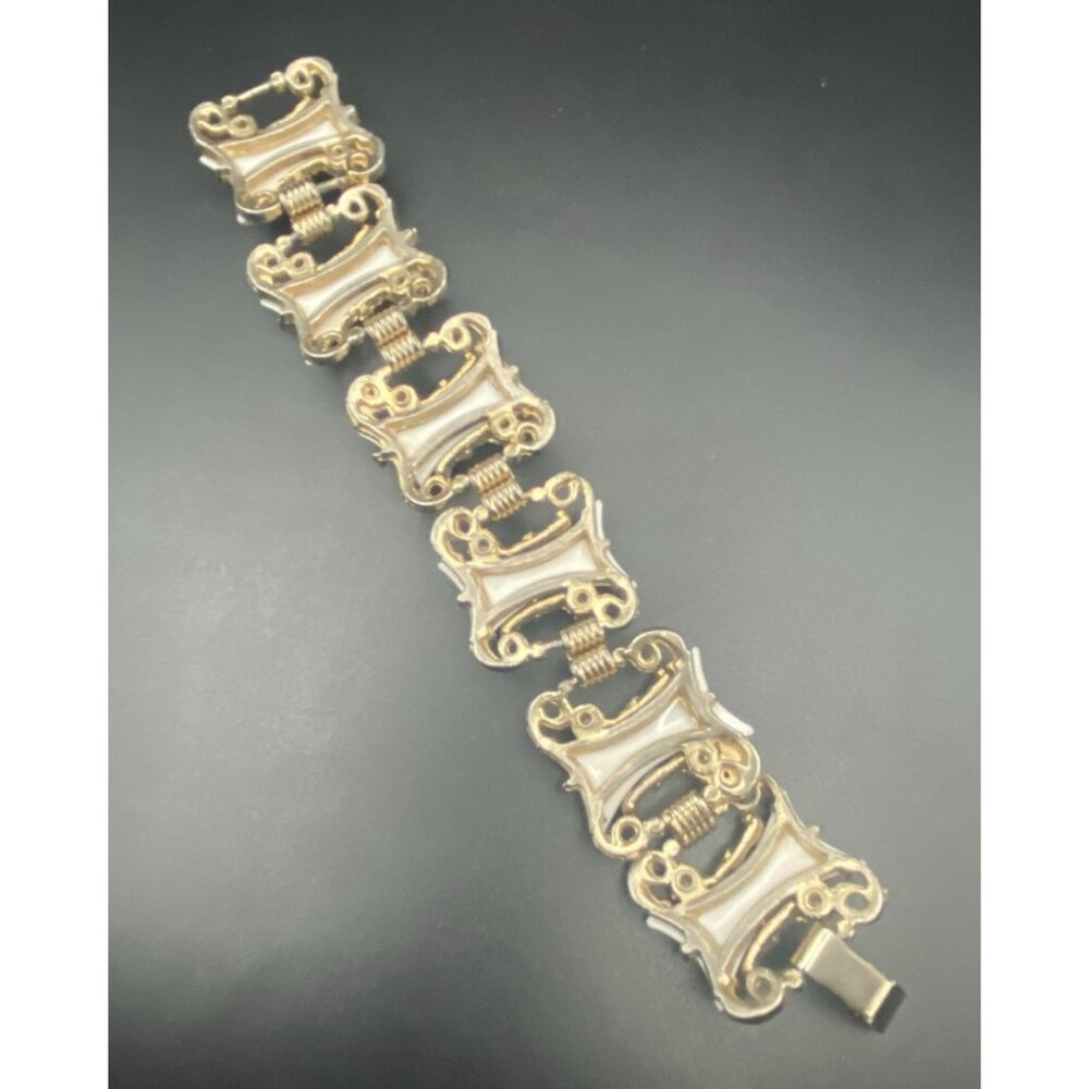 Vintage Gold Tone Link Bracelet White Opaque Plastic Faux Pearl Accent  1950-60s - Picture 7 of 9